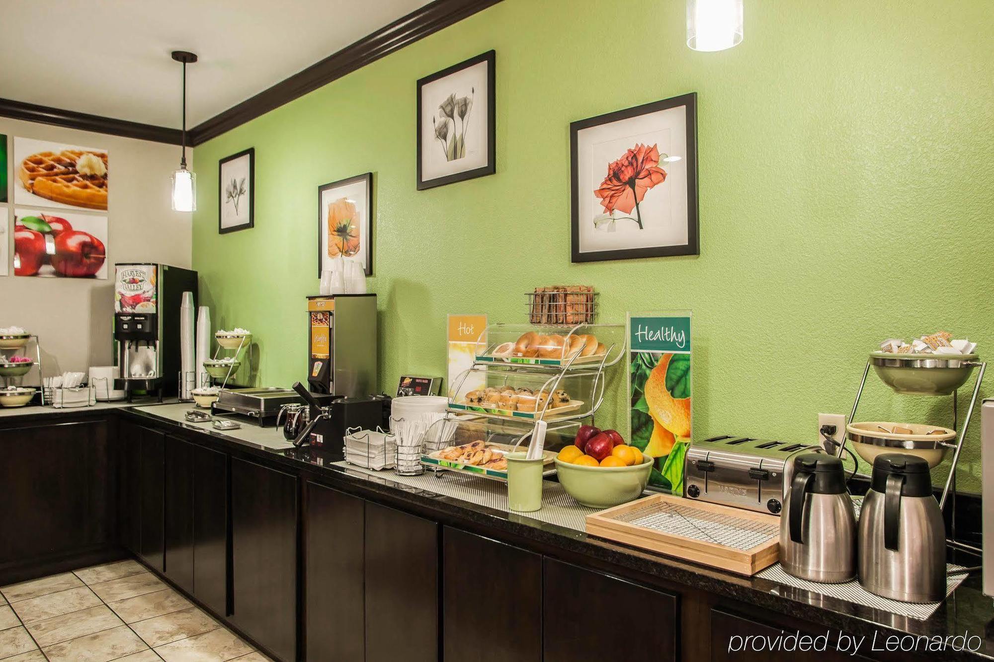 Quality Inn Near I-72 And Hwy 51 Forsyth Екстер'єр фото